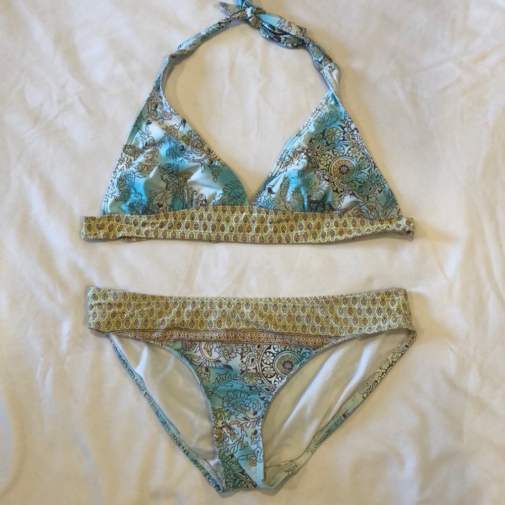 Athleta bikini, both top and bottom are mediums.
